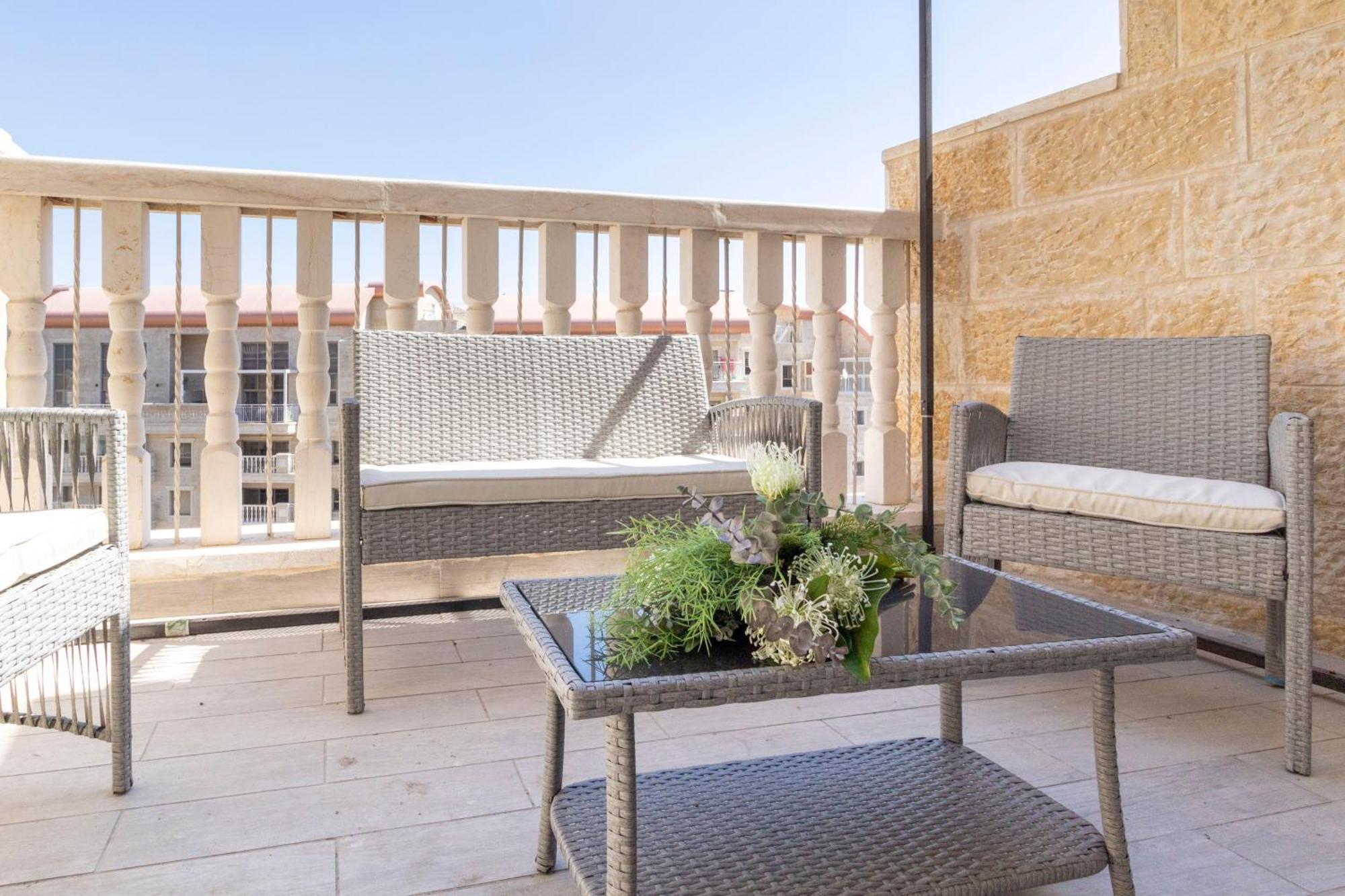 Stylish 1 Bedrooms Parking At City Gate Jerusalem Exterior photo